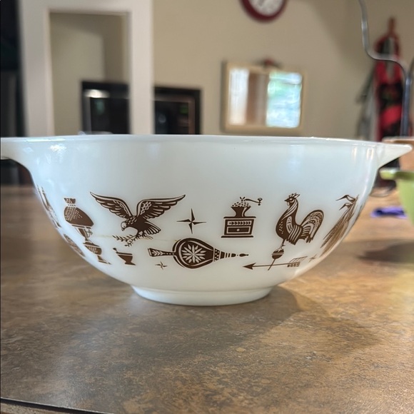 Pyrex Other - Vintage Cinderella Brown and white Pyrex bowl